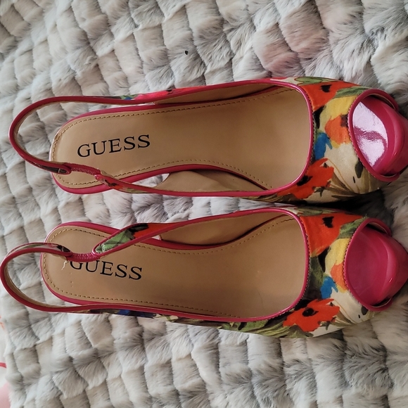 Women's Guess Pink Floral Strappy Peep Toe Stiletto Heeled Pumps Size 6 1/2 - Picture 3 of 7